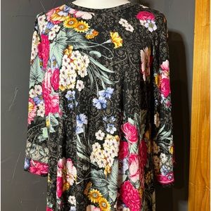 SISTINE BELL SLEEVE TOP - size xl. New still has tassel.